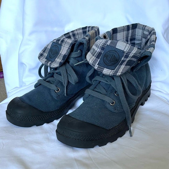 Palladium women’s lace-up boots - Picture 4 of 10